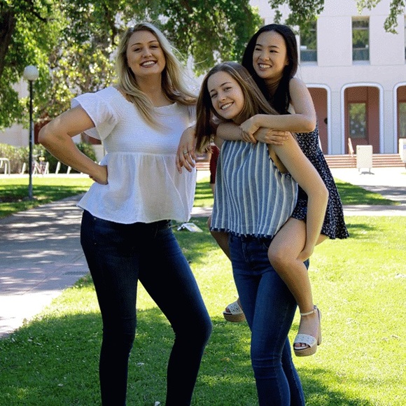 Meet your Posher, Emma - Picture 2 of 3